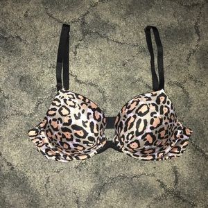 Victoria Secret fabulous plunge bra 32B